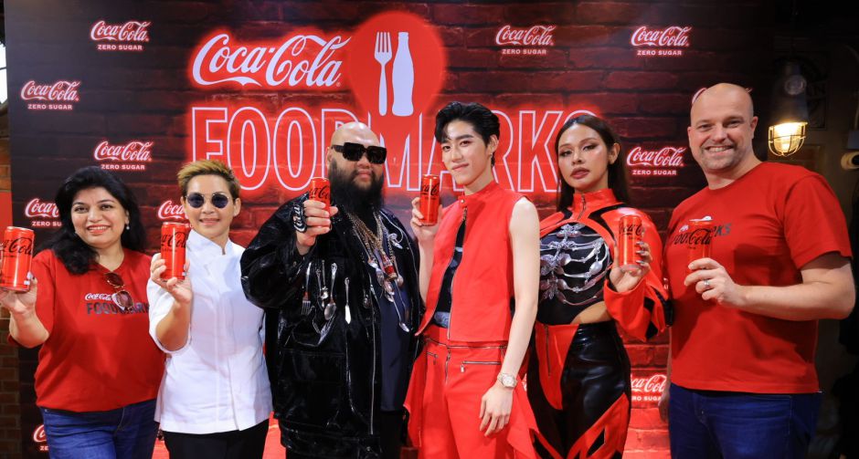 โค้ก ตอกย้ำความสำเร็จแคมเปญ COKE Foodmarks พาผู้โชคดีตะลุยร้านอร่อยปักหมุดย่านบรรทัดทองกับ 3 เซเลบริตี้ชื่อดัง